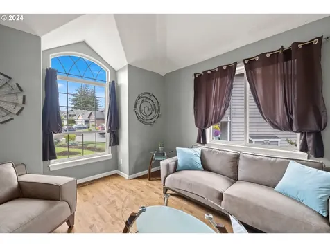 3245 Se Hall Court Troutdale OR 97060