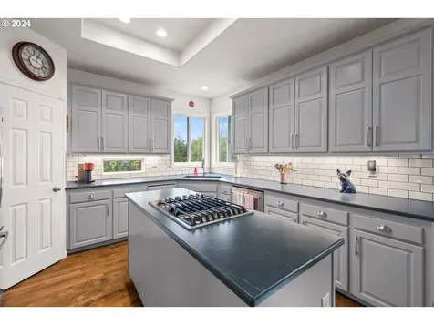 3245 Se Hall Court Troutdale OR 97060