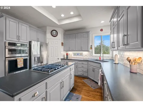 3245 Se Hall Court Troutdale OR 97060