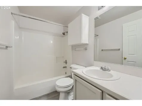 8427 Sw 85th Avenue Portland OR 97223