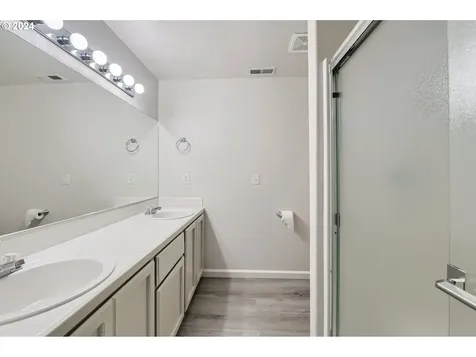 8427 Sw 85th Avenue Portland OR 97223