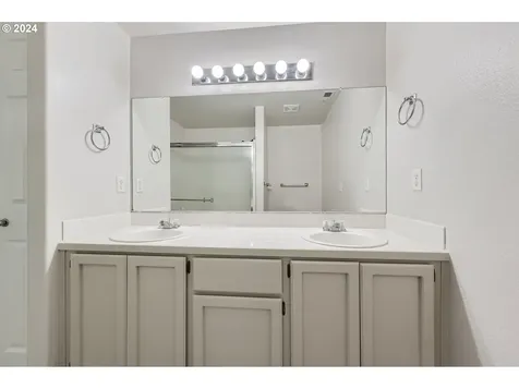 8427 Sw 85th Avenue Portland OR 97223
