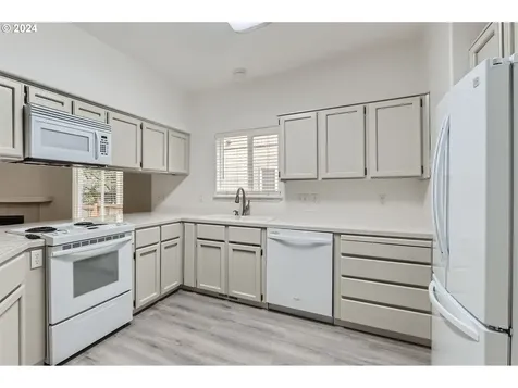 8427 Sw 85th Avenue Portland OR 97223