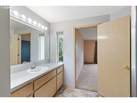5744 Nw 179th Avenue Portland OR 97229
