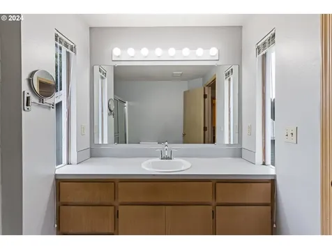 5744 Nw 179th Avenue Portland OR 97229