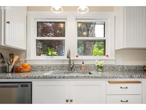 2461 Ne 50th Avenue Portland OR 97213