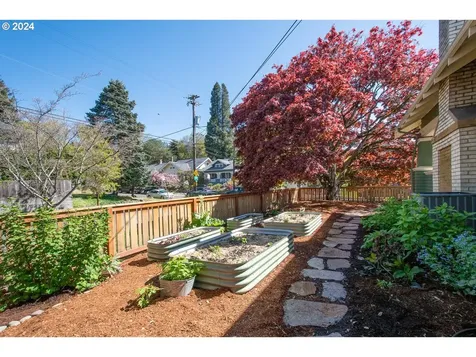 2461 Ne 50th Avenue Portland OR 97213