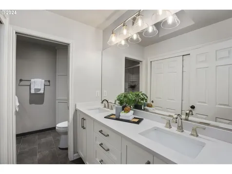 13869 Amberwood Circle Lake Oswego OR 97035