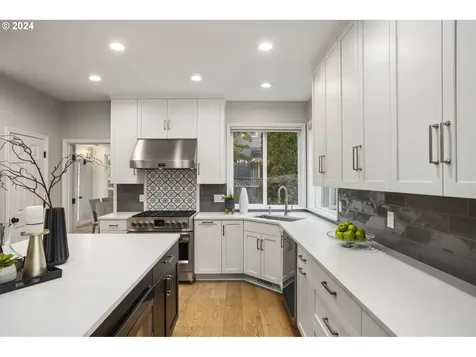 13869 Amberwood Circle Lake Oswego OR 97035
