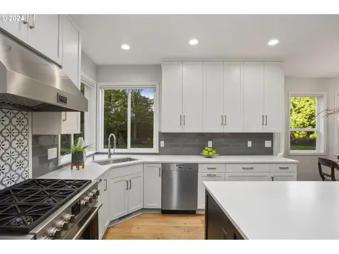 13869 Amberwood Circle Lake Oswego OR 97035