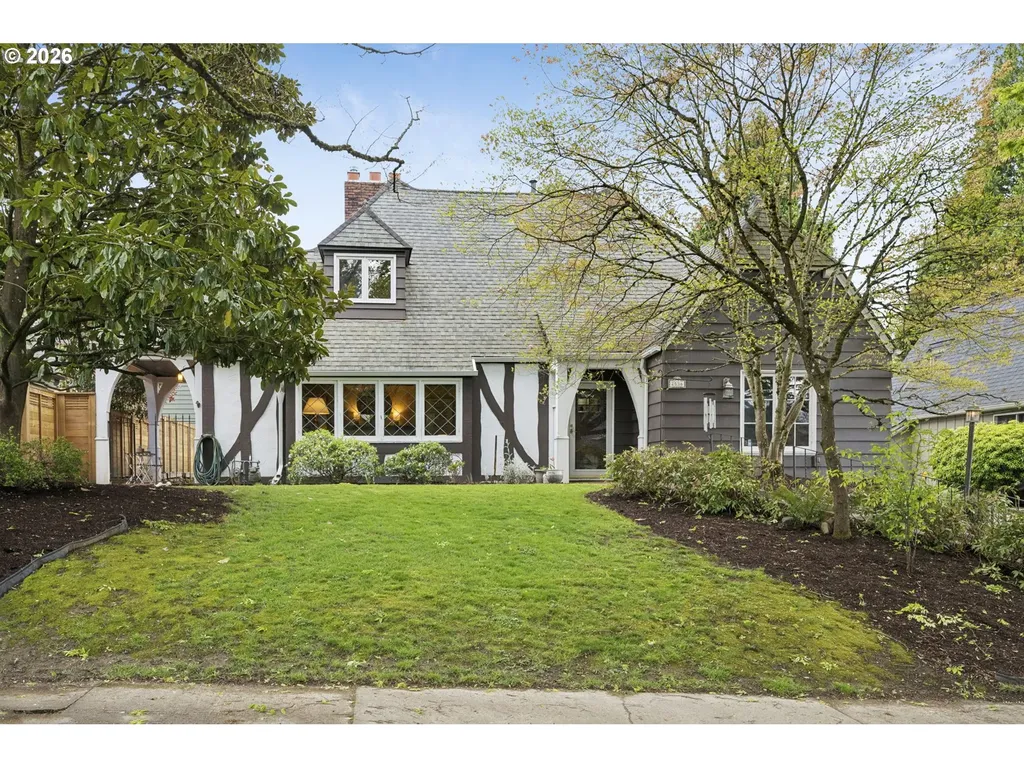 2536 SE Market Street Portland OR 97214