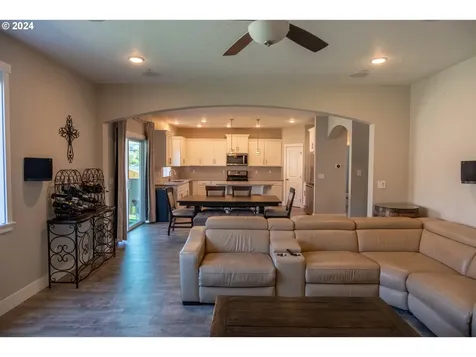 2813 Nw Mount Ashland Lane Mcminnville OR 97128