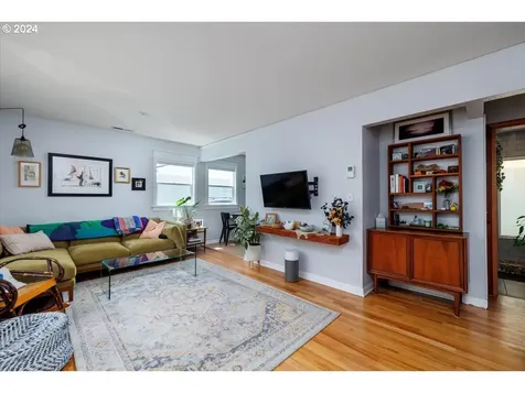 9207 N Van Houten Avenue Portland OR 97203