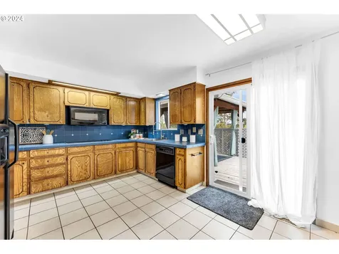 2563 Sw Wonderview Drive Gresham OR 97080