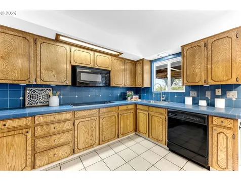 2563 Sw Wonderview Drive Gresham OR 97080