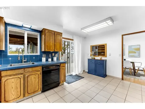 2563 Sw Wonderview Drive Gresham OR 97080
