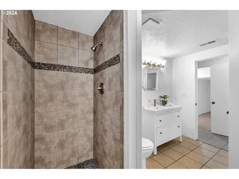 2563 Sw Wonderview Drive Gresham OR 97080