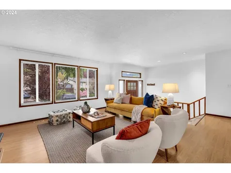 2563 Sw Wonderview Drive Gresham OR 97080
