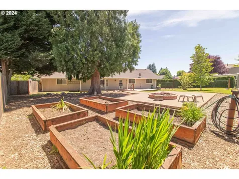 1367 N Ponderosa Street Canby OR 97013