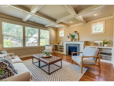 1045 Ne Oneonta Street Portland OR 97211