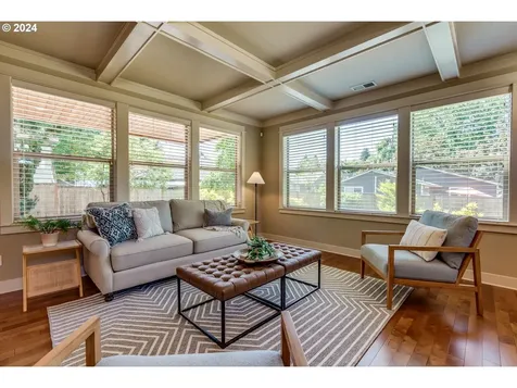 1045 Ne Oneonta Street Portland OR 97211