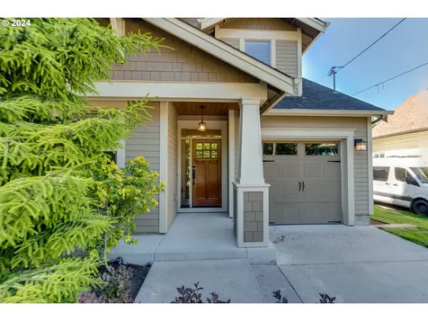 1045 Ne Oneonta Street Portland OR 97211