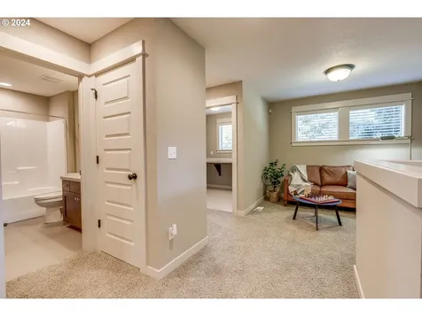 1045 Ne Oneonta Street Portland OR 97211