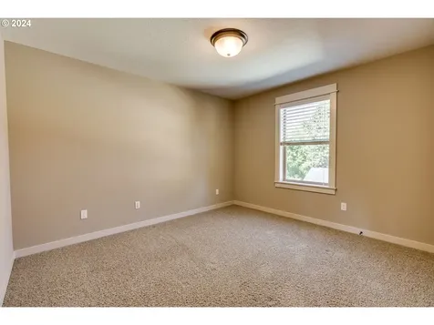 1045 Ne Oneonta Street Portland OR 97211