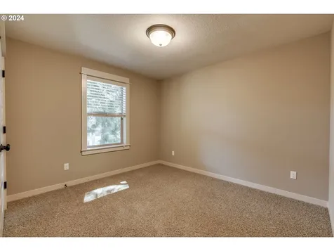 1045 Ne Oneonta Street Portland OR 97211