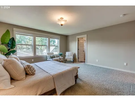1045 Ne Oneonta Street Portland OR 97211
