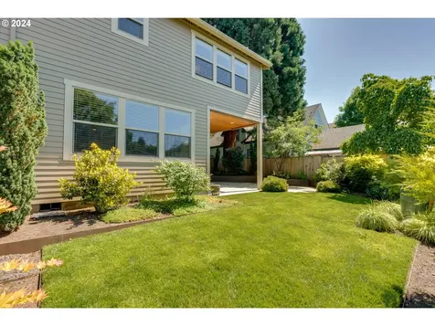 1045 Ne Oneonta Street Portland OR 97211