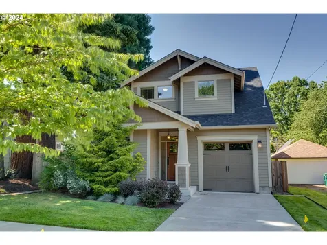 1045 Ne Oneonta Street Portland OR 97211