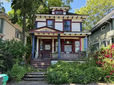 911 Se 15th Avenue Portland OR 97214