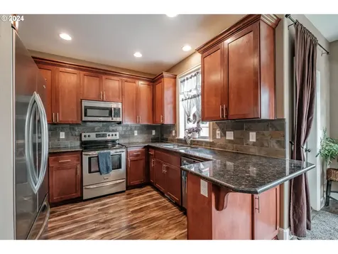 1099 Harbour Lane Ne Keizer OR 97303