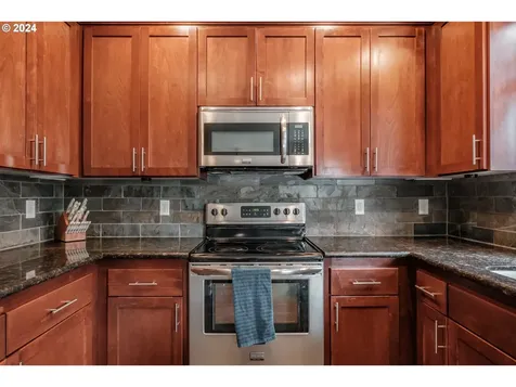 1099 Harbour Lane Ne Keizer OR 97303