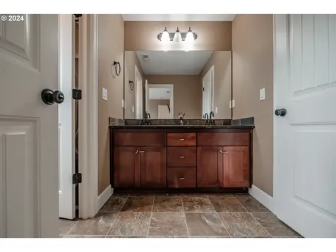 1099 Harbour Lane Ne Keizer OR 97303