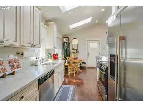 5140 SW 43rd Avenue Portland OR 97221
