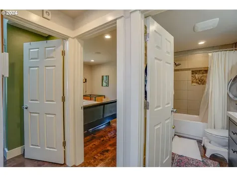 5140 SW 43rd Avenue Portland OR 97221
