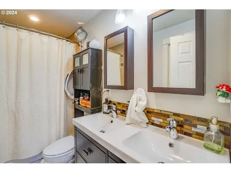 5140 SW 43rd Avenue Portland OR 97221