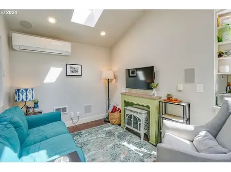 5140 SW 43rd Avenue Portland OR 97221
