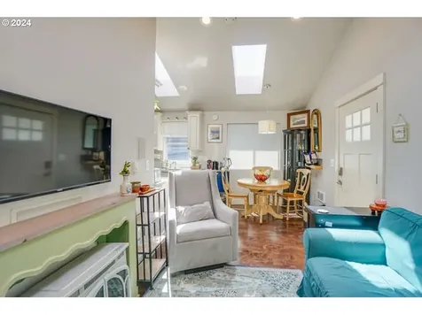 5140 SW 43rd Avenue Portland OR 97221