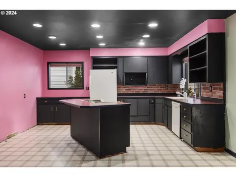 1524 21st Avenue Longview WA 98632