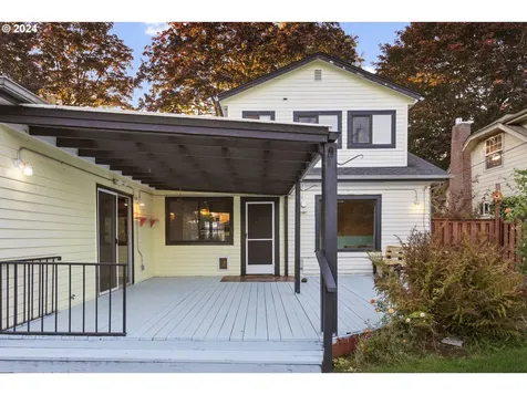 1524 21st Avenue Longview WA 98632