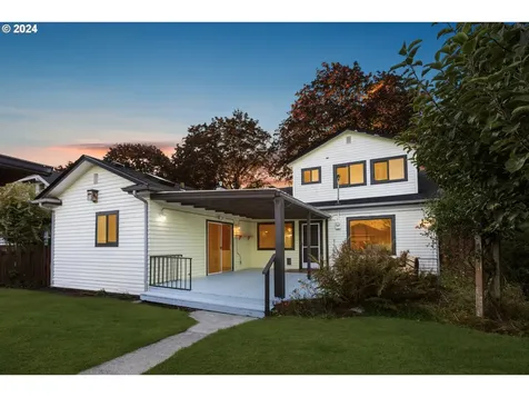 1524 21st Avenue Longview WA 98632