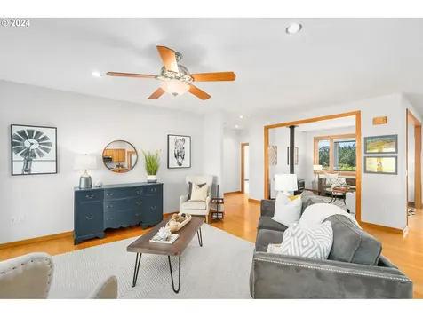 19015 Riverwood Road Dundee OR 97115