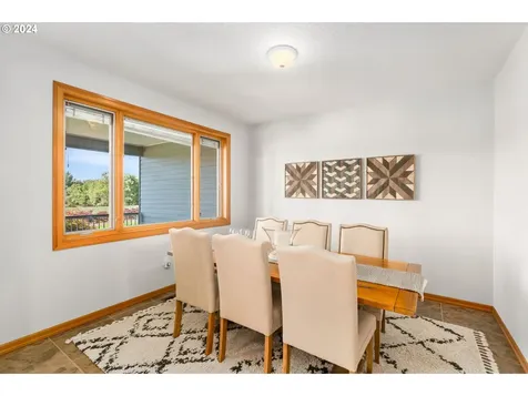 19015 Riverwood Road Dundee OR 97115
