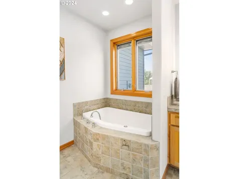 19015 Riverwood Road Dundee OR 97115