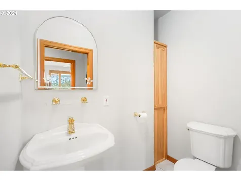 19015 Riverwood Road Dundee OR 97115