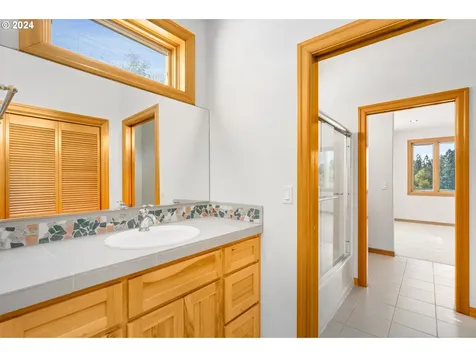 19015 Riverwood Road Dundee OR 97115