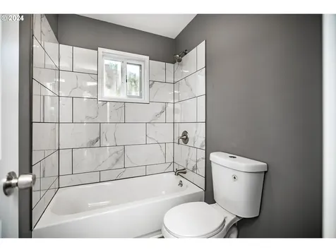 735 NE Madrona Drive Myrtle Creek OR 97457